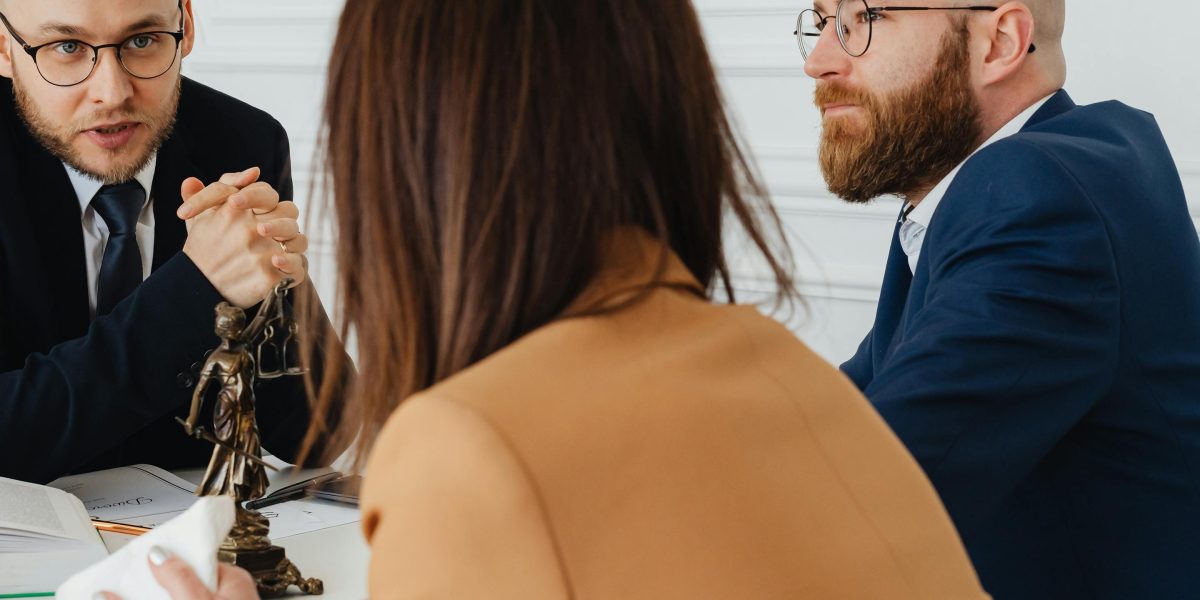 How to Select Attorneys on Retainer for Your 2026 Legal Needs